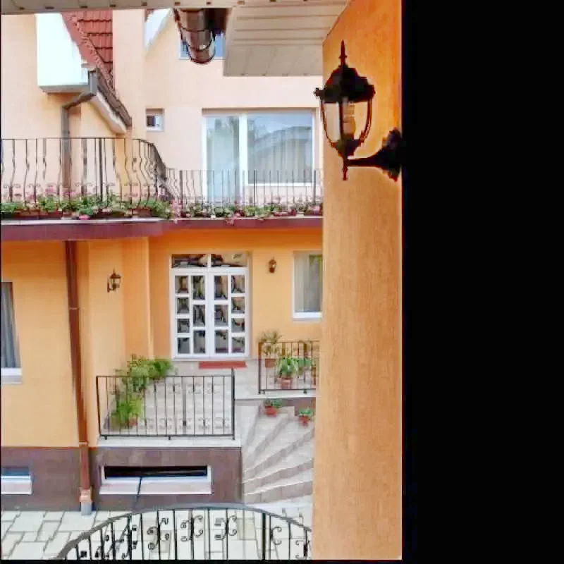 Oradea Cazare | Pensiune (K0957-8) Imaginea poate fi supusă drepturilor de autor. Se recomandă contactarea titularului drepturilor.