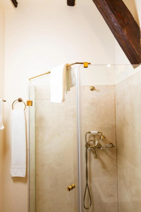 Sibiu Cazare | Hotel*** (K1561-11) Imaginea poate fi supusă drepturilor de autor. Se recomandă contactarea titularului drepturilor.