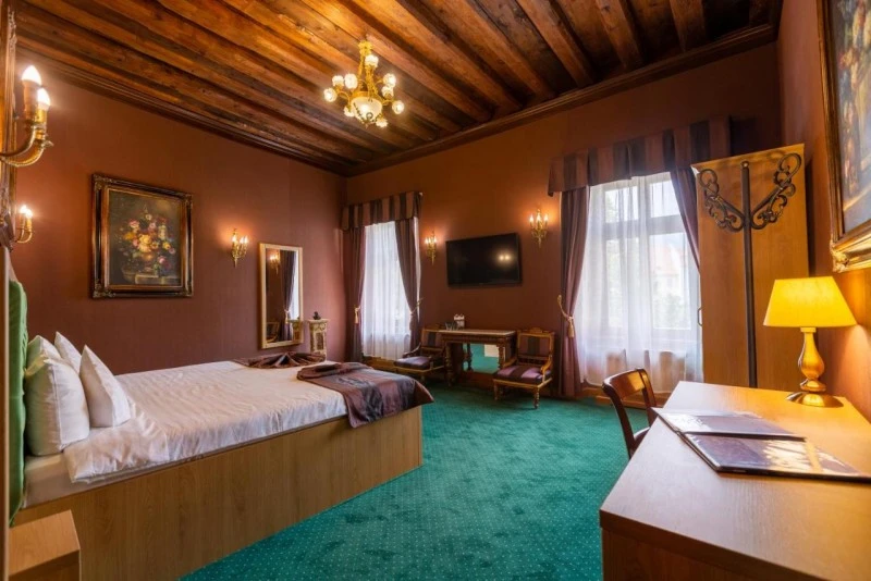 Sibiu Cazare | Hotel*** (K1561-16) Imaginea poate fi supusă drepturilor de autor. Se recomandă contactarea titularului drepturilor.