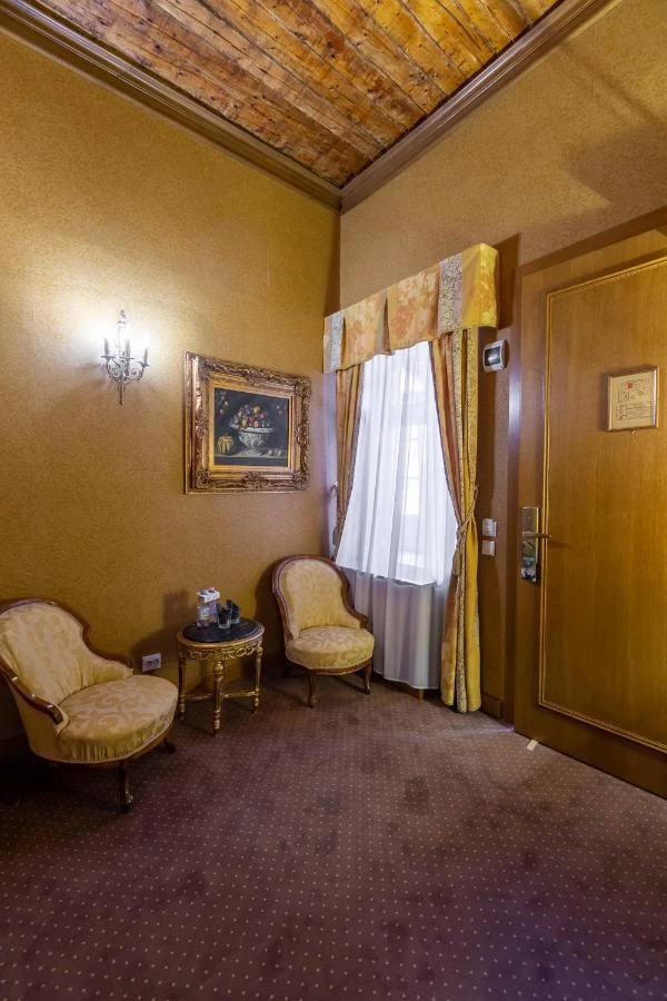 Sibiu Cazare | Hotel*** (K1561-17) Imaginea poate fi supusă drepturilor de autor. Se recomandă contactarea titularului drepturilor.