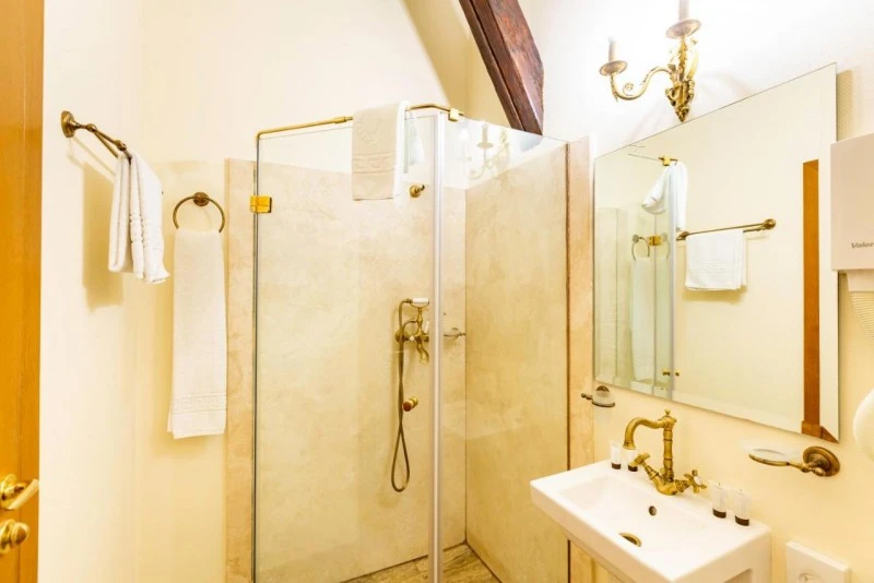 Sibiu Cazare | Hotel*** (K1561-24) Imaginea poate fi supusă drepturilor de autor. Se recomandă contactarea titularului drepturilor.