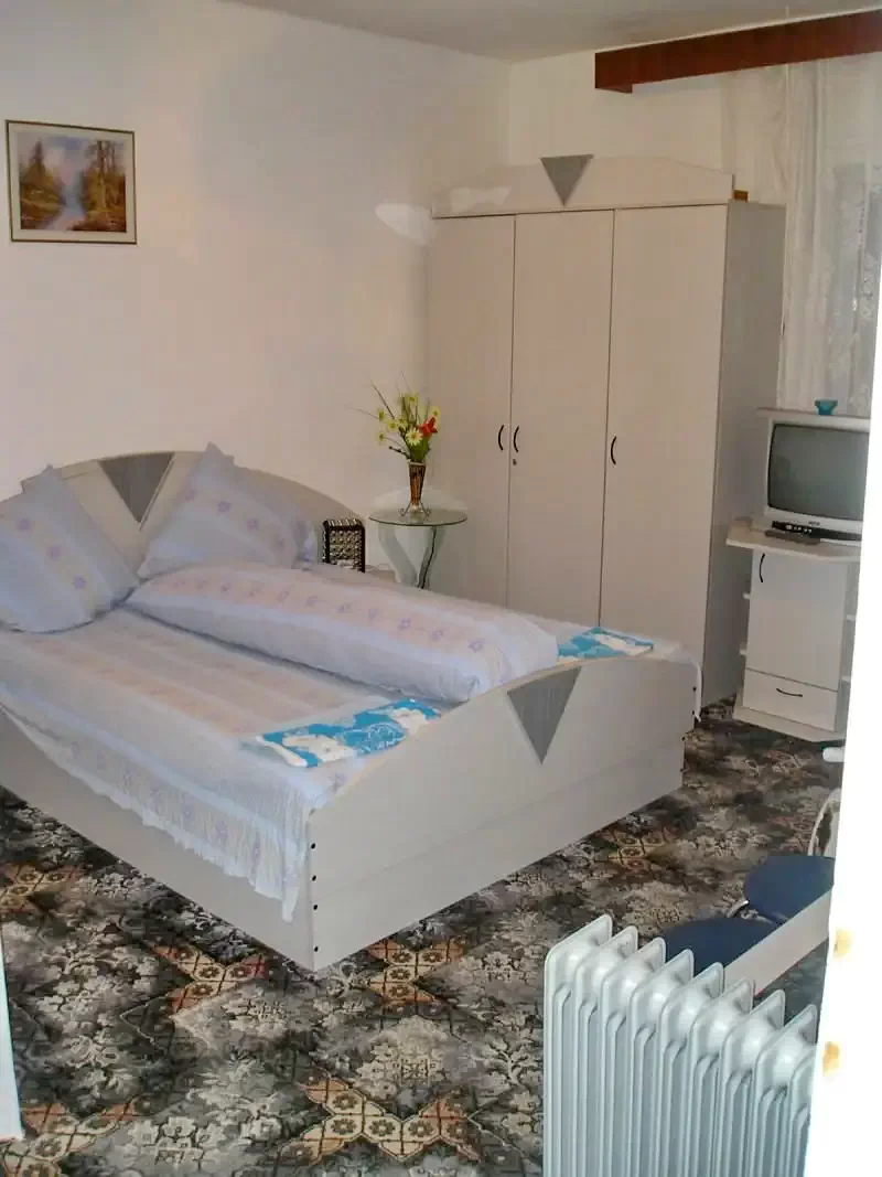 Sibiu Cazare | Pensiune (K0598-8) Imaginea poate fi supusă drepturilor de autor. Se recomandă contactarea titularului drepturilor.