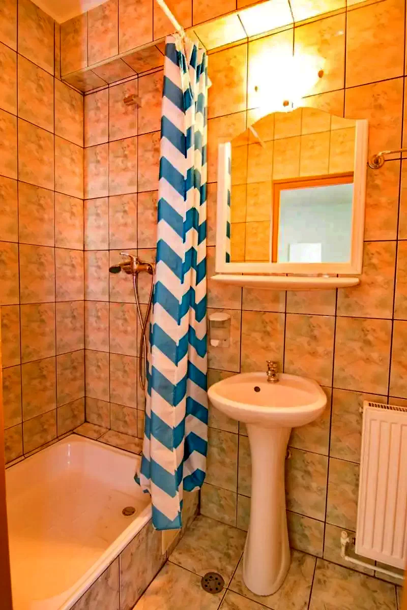 Nagyszeben Szállás | Motel (K0073-7) A kép szerzői jogvédelem alatt állhat. Javasolt a kapcsolatfelvétel a jog tulajdonossal.