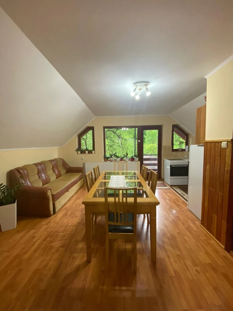 Szováta Szállás | Bérelhető lakás/szoba (K0097-1) A kép szerzői jogvédelem alatt állhat. Javasolt a kapcsolatfelvétel a jog tulajdonossal.