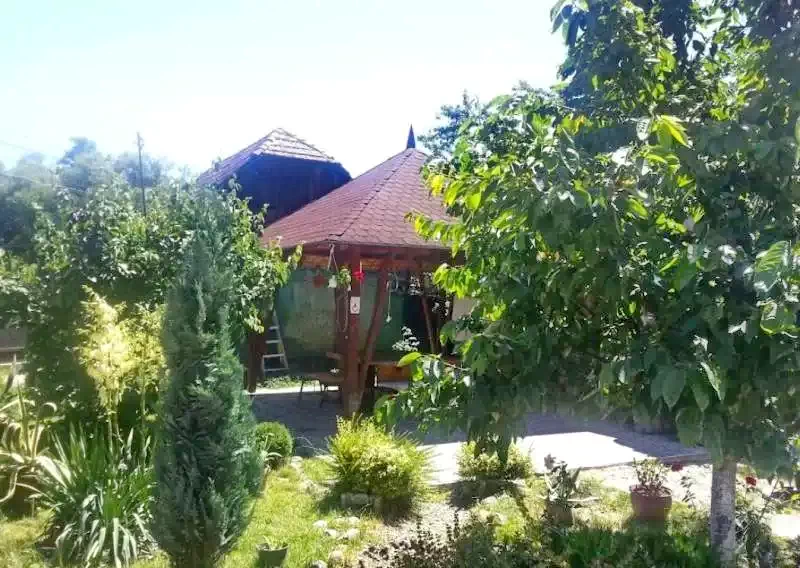 Sovata Cazare | Casă de oaspeți (K0196-19) Imaginea poate fi supusă drepturilor de autor. Se recomandă contactarea titularului drepturilor.