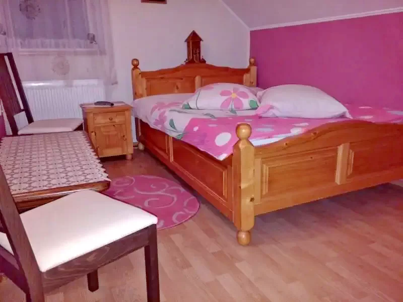 Cazare Sovata - Pensiunea Bettina | Szováta - Bettina Vendégház. Imaginea poate fi supusă drepturilor de autor. Se recomandă contactarea titularului drepturilor.