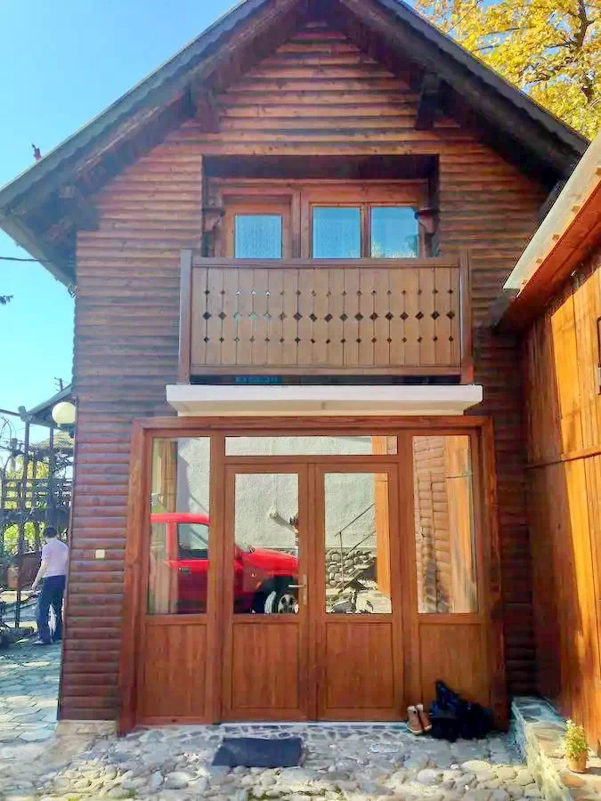 Cazare Sovata - Cabana Bavaria** | Szováta - Bavaria Menedékház**. Imaginea poate fi supusă drepturilor de autor. Se recomandă contactarea titularului drepturilor.