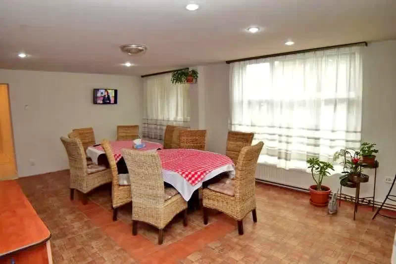 Sovata Cazare | Vilă (K0329-10) Imaginea poate fi supusă drepturilor de autor. Se recomandă contactarea titularului drepturilor.