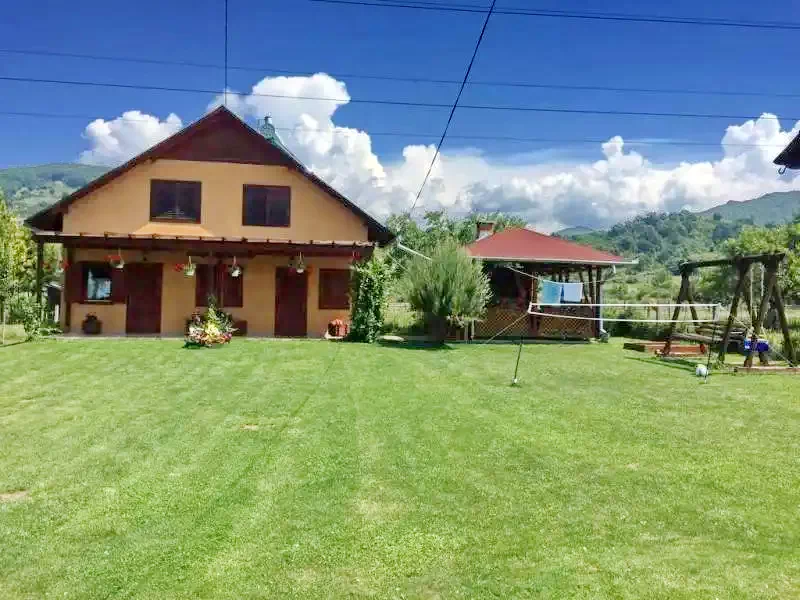 Sovata Cazare | Cabană (K0330-10) Imaginea poate fi supusă drepturilor de autor. Se recomandă contactarea titularului drepturilor.