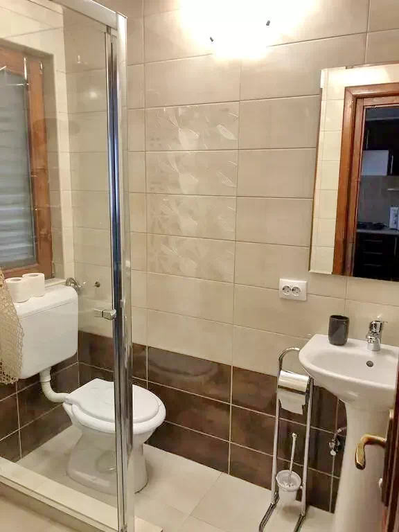 Sovata Cazare | Cabană (K0330-27) Imaginea poate fi supusă drepturilor de autor. Se recomandă contactarea titularului drepturilor.