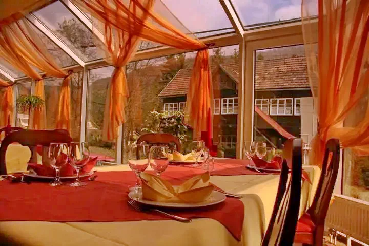 Cazare Sovata - Hotel Lacul Ursu*** | Szováta - Lacul Ursu Hotel***. Imaginea poate fi supusă drepturilor de autor. Se recomandă contactarea titularului drepturilor.