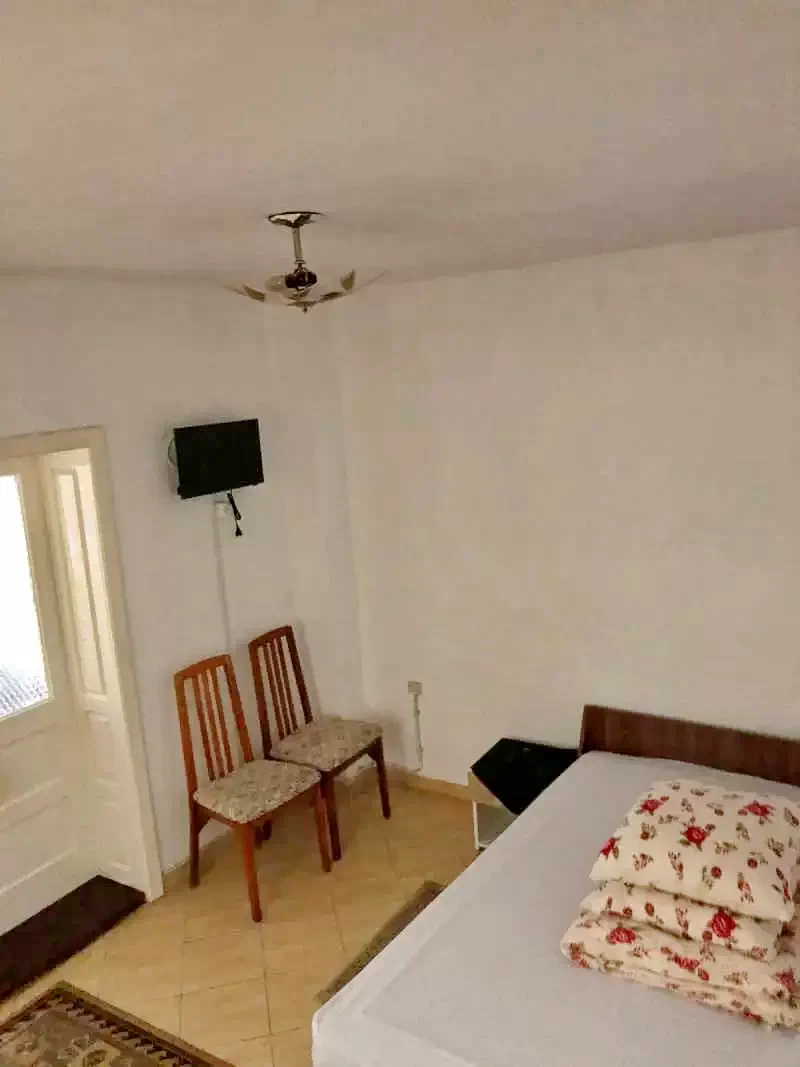 Szováta Szállás | Kulcsosház (K0817-25) A kép szerzői jogvédelem alatt állhat. Javasolt a kapcsolatfelvétel a jog tulajdonossal. Szováta Szállás | Kulcsosház (K0817-25) A kép szerzői jogvédelem alatt állhat. Javasolt a kapcsolatfelvétel a jog tulajdonossal.