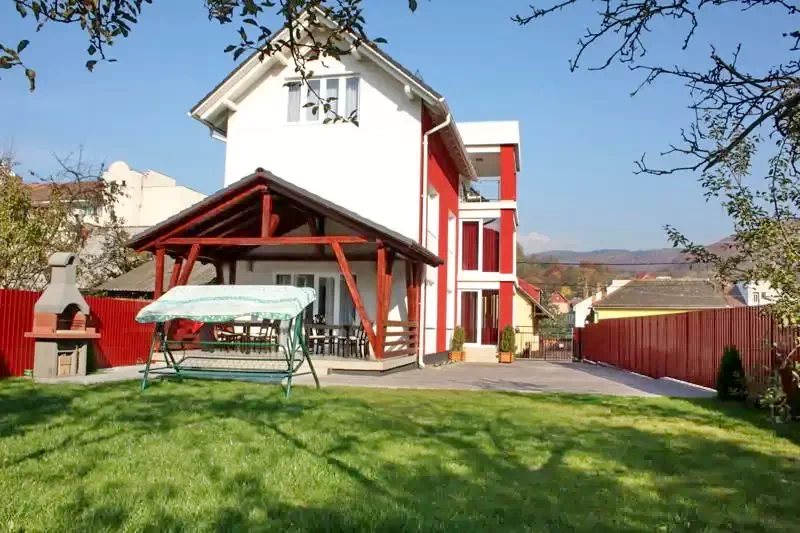 Sovata Cazare | Pensiune (K1070-36) Imaginea poate fi supusă drepturilor de autor. Se recomandă contactarea titularului drepturilor.