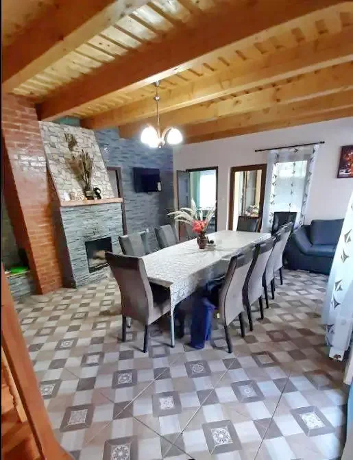 Szováta Szállás | Panzió (K1254-2) A kép szerzői jogvédelem alatt állhat. Javasolt a kapcsolatfelvétel a jog tulajdonossal.