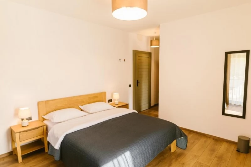 Szováta Szállás | Kulcsosház (K1480-11) A kép szerzői jogvédelem alatt állhat. Javasolt a kapcsolatfelvétel a jog tulajdonossal. Szováta Szállás | Kulcsosház (K1480-11) A kép szerzői jogvédelem alatt állhat. Javasolt a kapcsolatfelvétel a jog tulajdonossal.