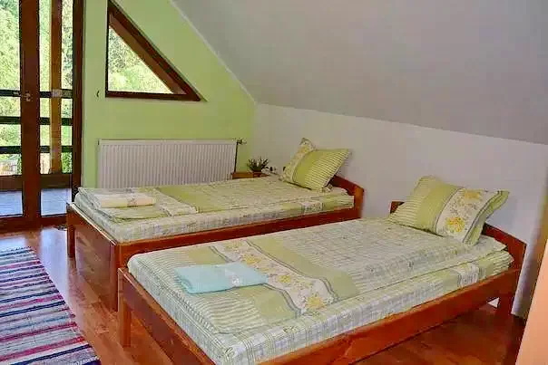 Băile Homorod Cazare | Casă de oaspeți (K0434-13) Imaginea poate fi supusă drepturilor de autor. Se recomandă contactarea titularului drepturilor.