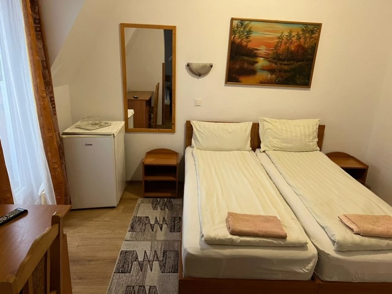 Székelyudvarhely Szállás | Panzió (K0091-27) A kép szerzői jogvédelem alatt állhat. Javasolt a kapcsolatfelvétel a jog tulajdonossal. Székelyudvarhely Szállás | Panzió (K0091-27) A kép szerzői jogvédelem alatt állhat. Javasolt a kapcsolatfelvétel a jog tulajdonossal.