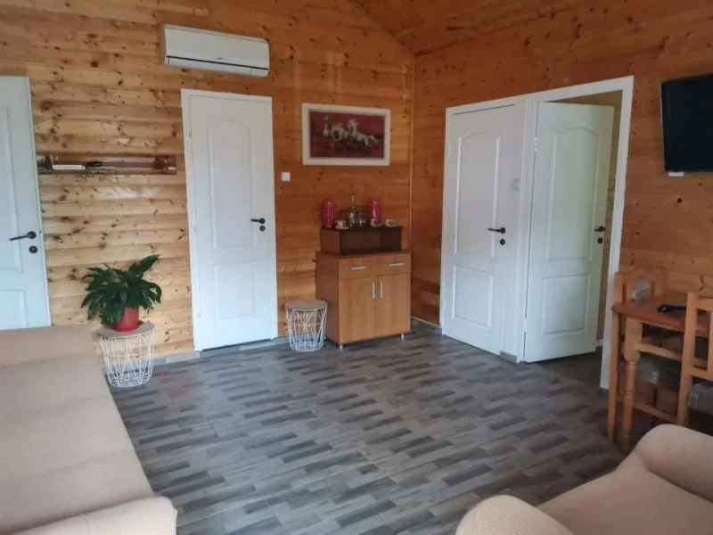 Nagyszeben Szállás | Panzió (K1600-23) A kép szerzői jogvédelem alatt állhat. Javasolt a kapcsolatfelvétel a jog tulajdonossal. Nagyszeben Szállás | Panzió (K1600-23) A kép szerzői jogvédelem alatt állhat. Javasolt a kapcsolatfelvétel a jog tulajdonossal.