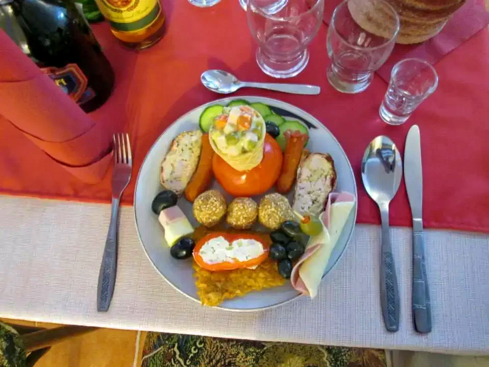 Izvoru Mureșului Cazare | Pensiune (K0126-14) Imaginea poate fi supusă drepturilor de autor. Se recomandă contactarea titularului drepturilor.