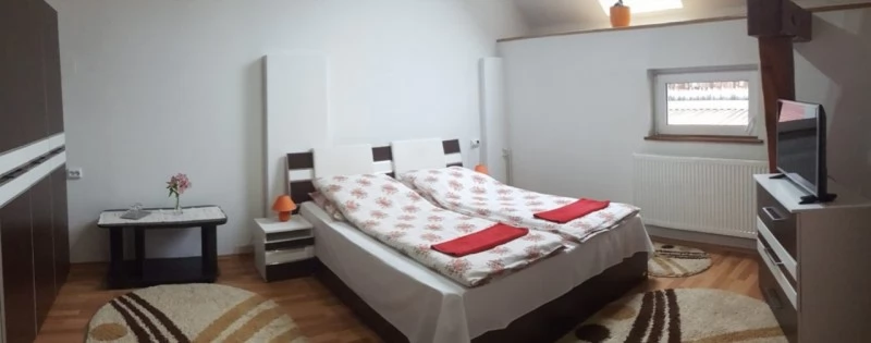 Brassó Szállás | Panzió (K0241-8) A kép szerzői jogvédelem alatt állhat. Javasolt a kapcsolatfelvétel a jog tulajdonossal. Brassó Szállás | Panzió (K0241-8) A kép szerzői jogvédelem alatt állhat. Javasolt a kapcsolatfelvétel a jog tulajdonossal.