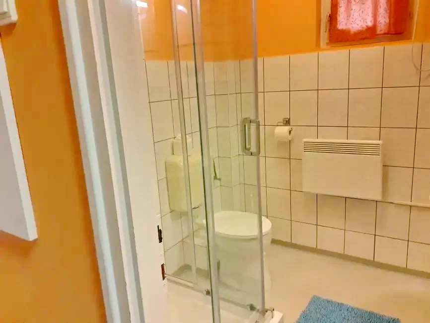 Miskolc Szállás | Apartmanház (K0666-21) A kép szerzői jogvédelem alatt állhat. Javasolt a kapcsolatfelvétel a jog tulajdonossal.