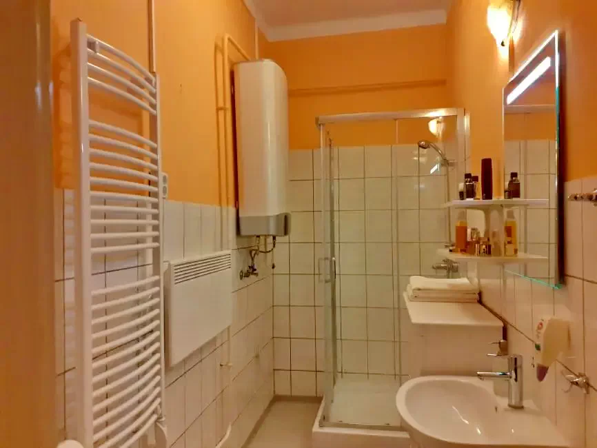 Miskolc Szállás | Apartmanház (K0666-23) A kép szerzői jogvédelem alatt állhat. Javasolt a kapcsolatfelvétel a jog tulajdonossal.