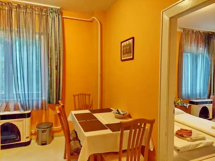 Mișcolț Cazare | Casă de apartamente (K0666-38) Imaginea poate fi supusă drepturilor de autor. Se recomandă contactarea titularului drepturilor.