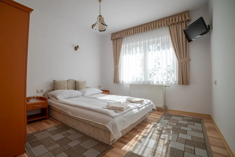 Székelyudvarhely Szállás | Vendégház (K1501-7) A kép szerzői jogvédelem alatt állhat. Javasolt a kapcsolatfelvétel a jog tulajdonossal.