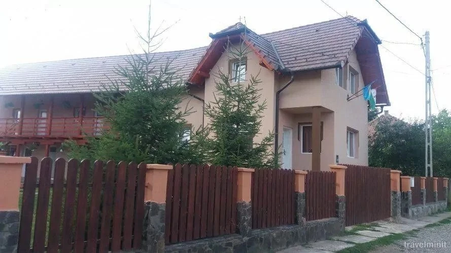 Odorheiu Secuiesc Cazare | Casă de oaspeți (K1540-59) Imaginea poate fi supusă drepturilor de autor. Se recomandă contactarea titularului drepturilor.