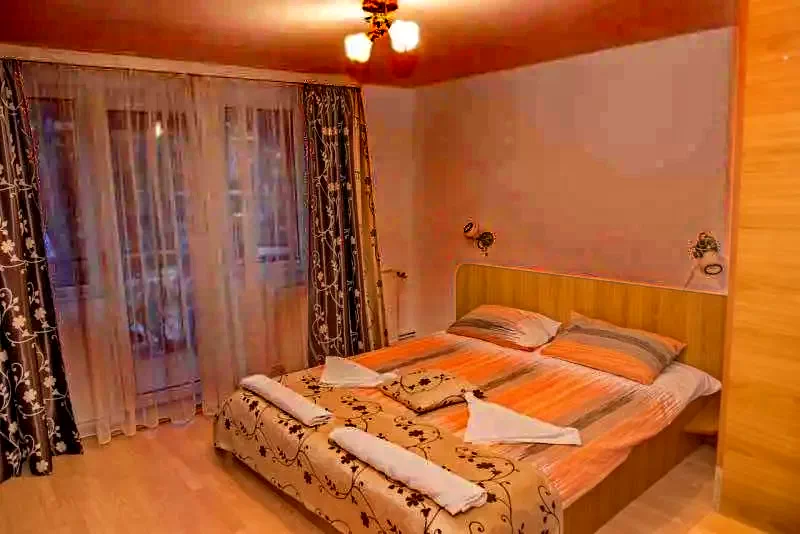 Băile Herculane Cazare | Pensiune (K0544-8) Imaginea poate fi supusă drepturilor de autor. Se recomandă contactarea titularului drepturilor.