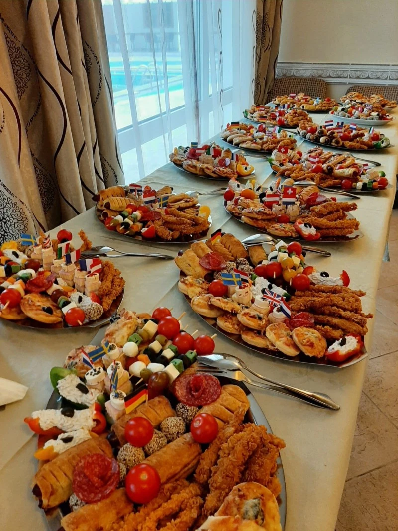 Szállás Băile Herculane - Hotel Sara's Sons*** | Herkulesfürdő - Sara's Sons Hotel*** . A kép szerzői jogvédelem alatt állhat. Javasolt a kapcsolatfelvétel a jog tulajdonossal.