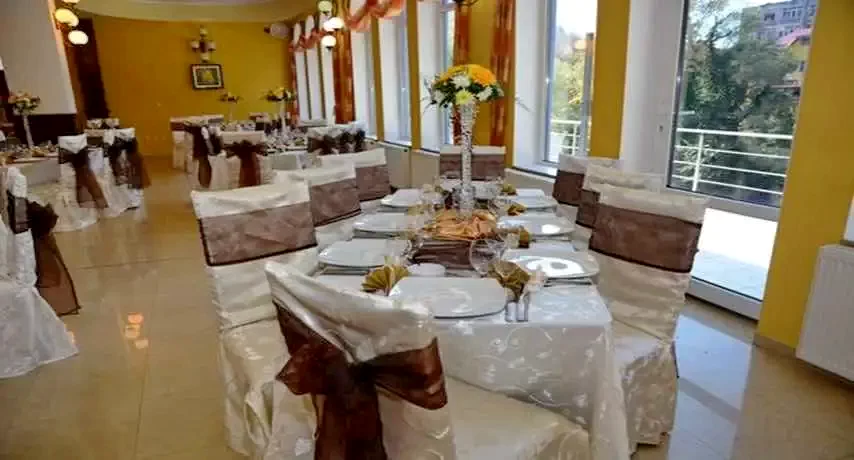 Băile Herculane Cazare | Hotel*** (K0871-7) Imaginea poate fi supusă drepturilor de autor. Se recomandă contactarea titularului drepturilor. Băile Herculane Cazare | Hotel*** (K0871-7) Imaginea poate fi supusă drepturilor de autor. Se recomandă contactarea titularului drepturilor.