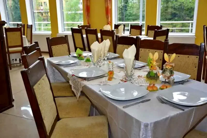 Băile Herculane Cazare | Hotel*** (K0871-52) Imaginea poate fi supusă drepturilor de autor. Se recomandă contactarea titularului drepturilor. Băile Herculane Cazare | Hotel*** (K0871-52) Imaginea poate fi supusă drepturilor de autor. Se recomandă contactarea titularului drepturilor.