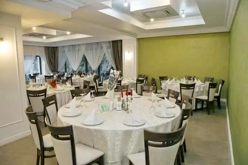 Băile Herculane Cazare | Hotel*** (K0876-3) Imaginea poate fi supusă drepturilor de autor. Se recomandă contactarea titularului drepturilor. Băile Herculane Cazare | Hotel*** (K0876-3) Imaginea poate fi supusă drepturilor de autor. Se recomandă contactarea titularului drepturilor.