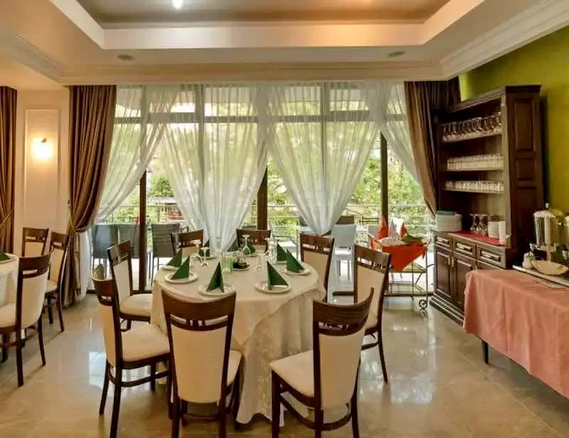 Băile Herculane Cazare | Hotel*** (K0876-5) Imaginea poate fi supusă drepturilor de autor. Se recomandă contactarea titularului drepturilor. Băile Herculane Cazare | Hotel*** (K0876-5) Imaginea poate fi supusă drepturilor de autor. Se recomandă contactarea titularului drepturilor.