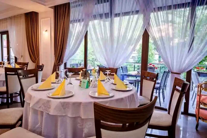 Băile Herculane Cazare | Hotel*** (K0876-12) Imaginea poate fi supusă drepturilor de autor. Se recomandă contactarea titularului drepturilor. Băile Herculane Cazare | Hotel*** (K0876-12) Imaginea poate fi supusă drepturilor de autor. Se recomandă contactarea titularului drepturilor.