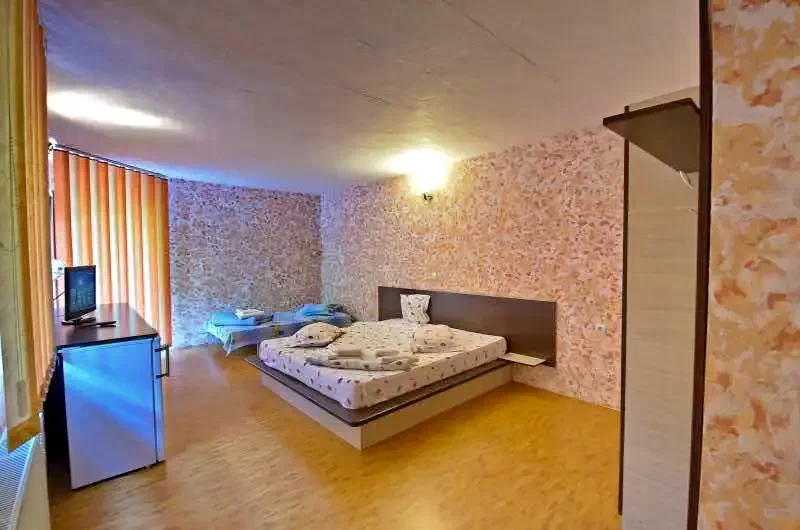 Băile Herculane Cazare | Pensiune (K0894-12) Imaginea poate fi supusă drepturilor de autor. Se recomandă contactarea titularului drepturilor. Băile Herculane Cazare | Pensiune (K0894-12) Imaginea poate fi supusă drepturilor de autor. Se recomandă contactarea titularului drepturilor.