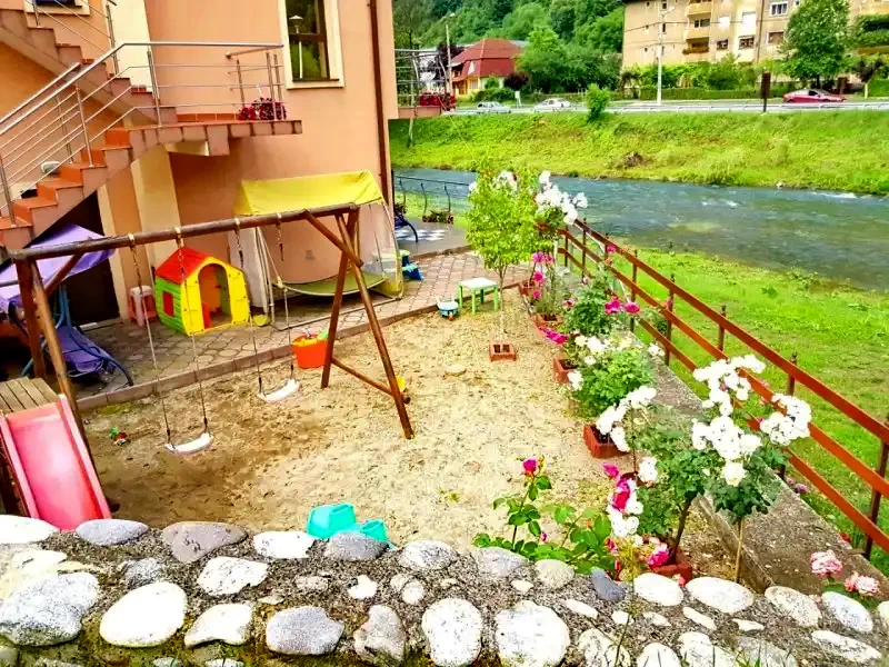 Băile Herculane Cazare | Pensiune (K1397-25) Imaginea poate fi supusă drepturilor de autor. Se recomandă contactarea titularului drepturilor.