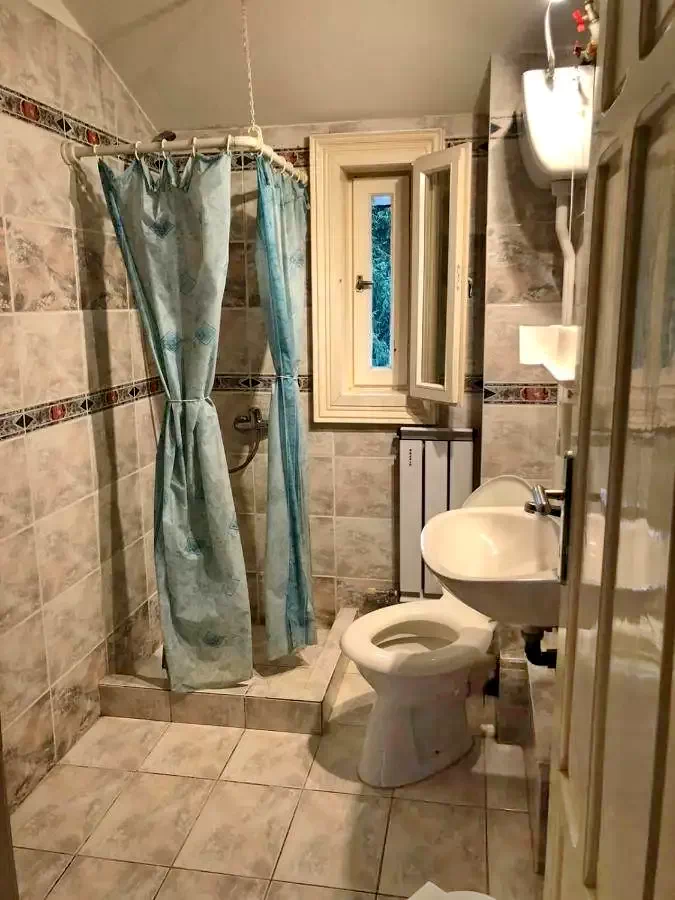 Szováta Szállás | Villa (K0315-15) A kép szerzői jogvédelem alatt állhat. Javasolt a kapcsolatfelvétel a jog tulajdonossal.