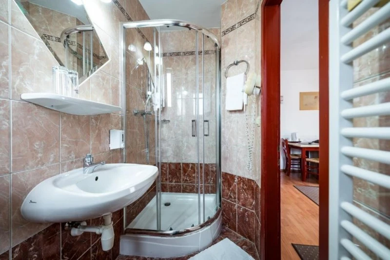 Sfântu Gheorghe Cazare | Hotel*** (K1569-51) Imaginea poate fi supusă drepturilor de autor. Se recomandă contactarea titularului drepturilor.