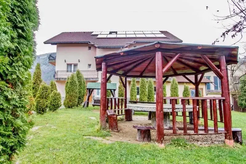 Bran Cazare | Vilă (K0081-4) Imaginea poate fi supusă drepturilor de autor. Se recomandă contactarea titularului drepturilor.