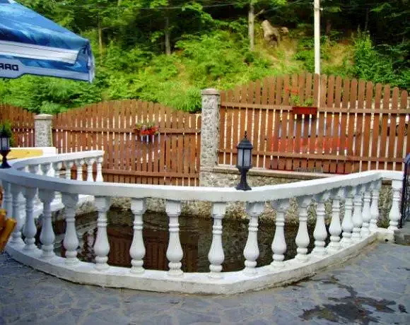 Bran Cazare | Vilă (K0081-27) Imaginea poate fi supusă drepturilor de autor. Se recomandă contactarea titularului drepturilor.