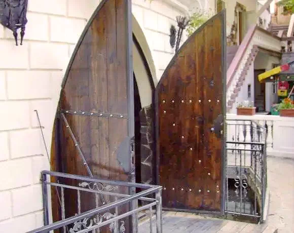 Bran Cazare | Vilă (K0081-28) Imaginea poate fi supusă drepturilor de autor. Se recomandă contactarea titularului drepturilor.