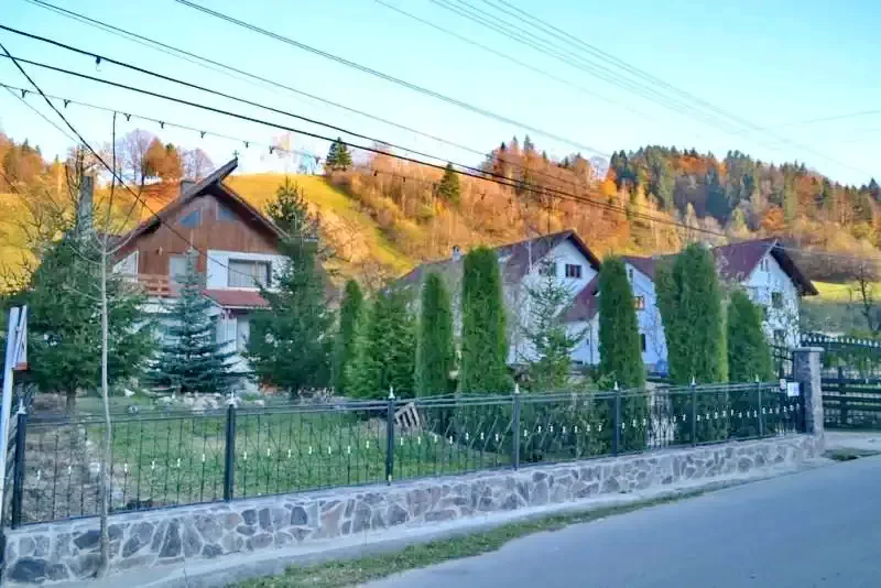 Szállás Bran - Pensiunea Dor de Munte** | Törcsvár - Dor de Munte Panzió** (Vila Vlad). A kép szerzői jogvédelem alatt állhat. Javasolt a kapcsolatfelvétel a jog tulajdonossal.