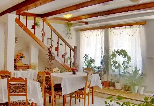 Törcsvár Szállás | Panzió (K0460-3) A kép szerzői jogvédelem alatt állhat. Javasolt a kapcsolatfelvétel a jog tulajdonossal. Törcsvár Szállás | Panzió (K0460-3) A kép szerzői jogvédelem alatt állhat. Javasolt a kapcsolatfelvétel a jog tulajdonossal.