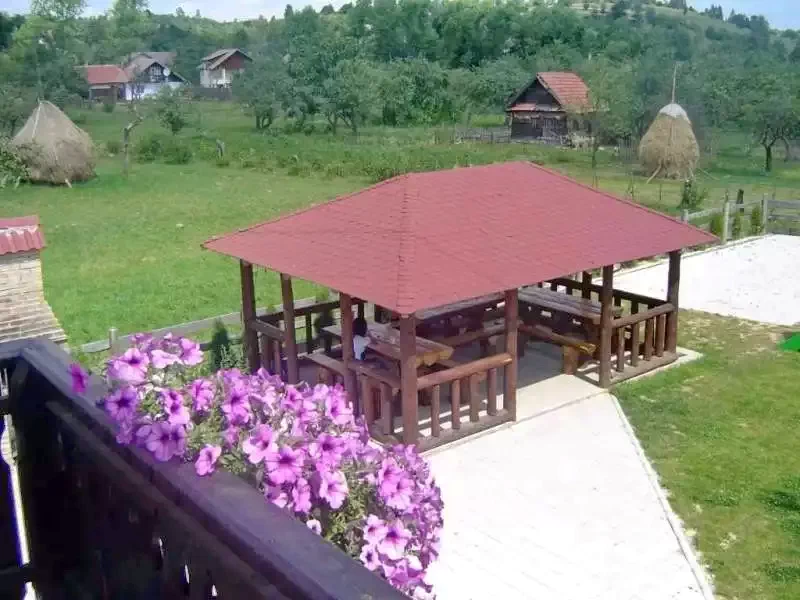 Cazare Bran - Pensiunea Serena*** | Törcsvár - Serena Panzió***. Imaginea poate fi supusă drepturilor de autor. Se recomandă contactarea titularului drepturilor.