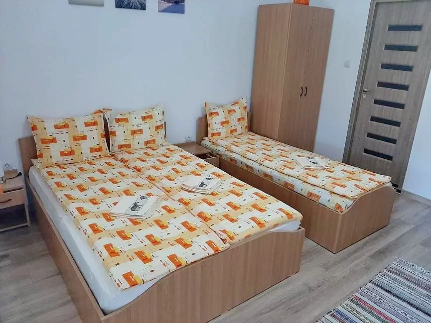 Korond Szállás | Kulcsosház (K0638-23) A kép szerzői jogvédelem alatt állhat. Javasolt a kapcsolatfelvétel a jog tulajdonossal.