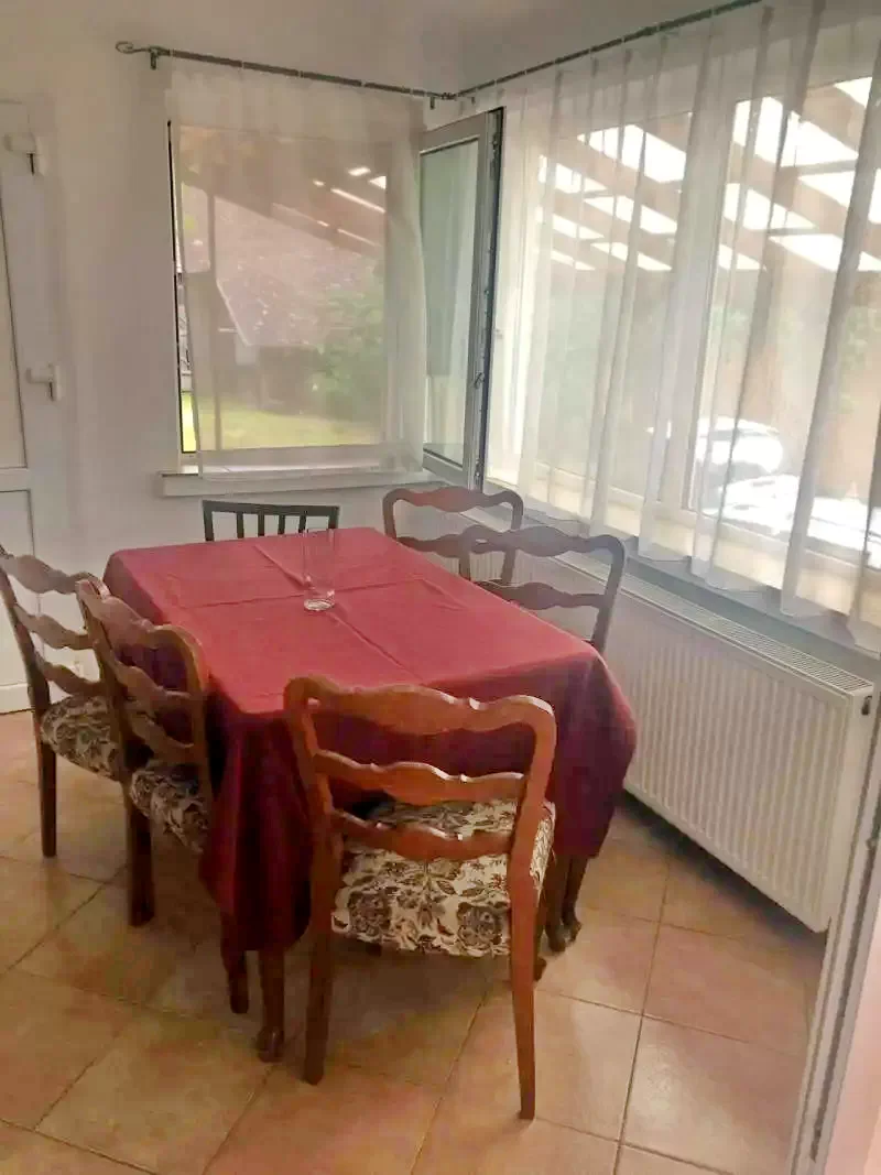 Sovata Cazare | Cabană (K1136-4) Imaginea poate fi supusă drepturilor de autor. Se recomandă contactarea titularului drepturilor. Sovata Cazare | Cabană (K1136-4) Imaginea poate fi supusă drepturilor de autor. Se recomandă contactarea titularului drepturilor.