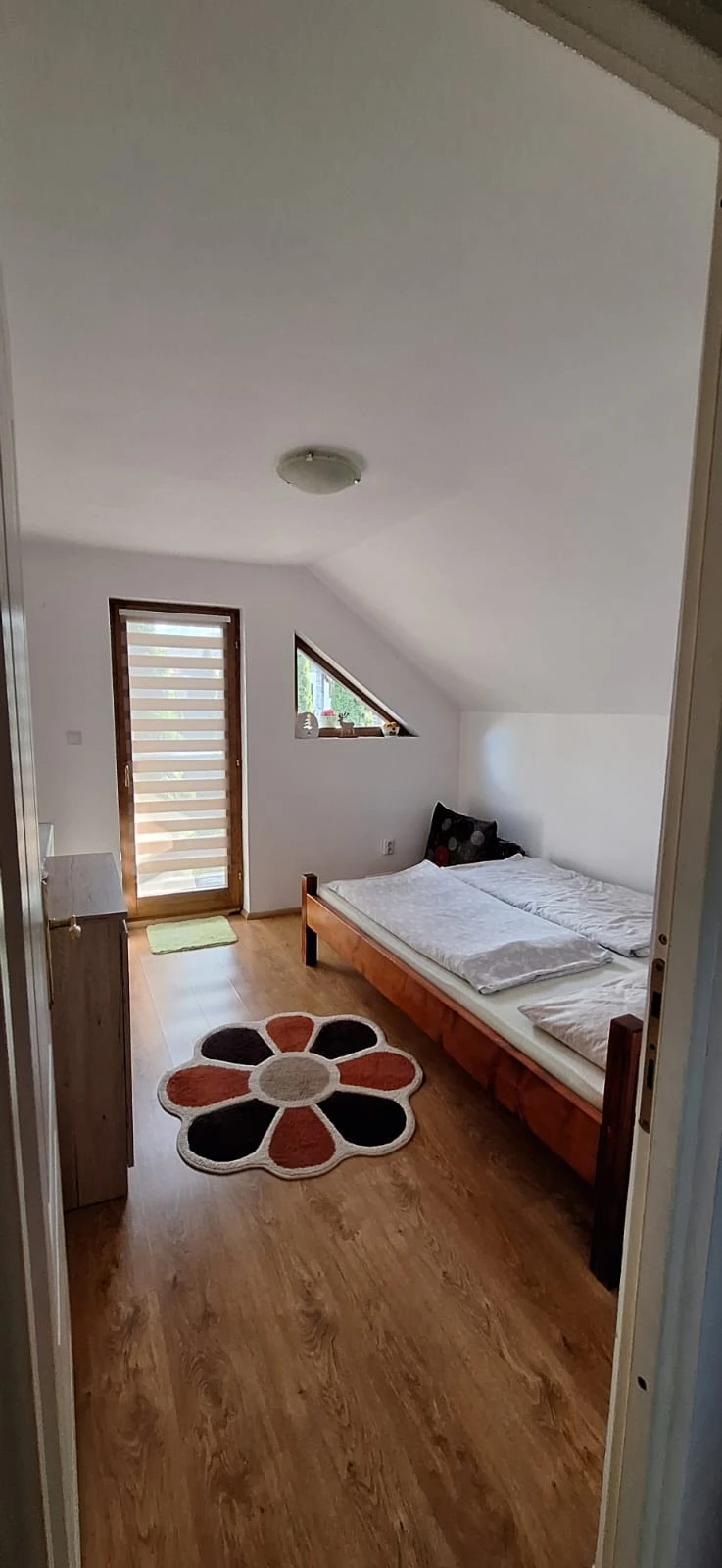 Sovata Cazare | Cabană (K0197-12) Imaginea poate fi supusă drepturilor de autor. Se recomandă contactarea titularului drepturilor.