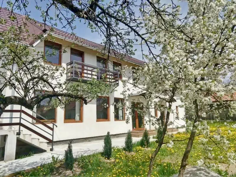 Mereni Cazare | Pensiune (K1201-42) Imaginea poate fi supusă drepturilor de autor. Se recomandă contactarea titularului drepturilor.